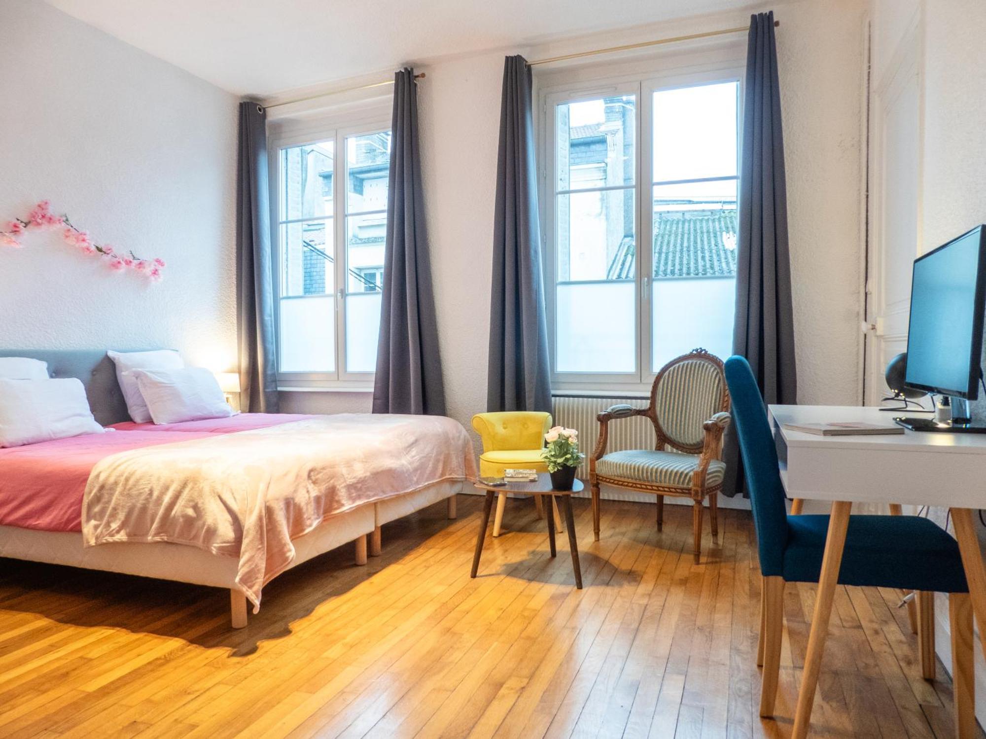 L'Amour De La Paix - Centre-Ville - Jardin - Proche Gare - Tv65"Primevideo - Ambiance Tres Chaleureuse - Parking Gratuit Sous-Video Surveillance Proche - Gere Par Presta-Zen'Services 베르됭쉬르뫼즈 외부 사진
